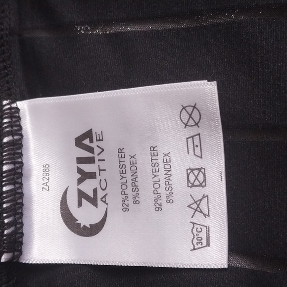 Zyia activewear top tank for women sz Medium in black - Picture 7 of 7